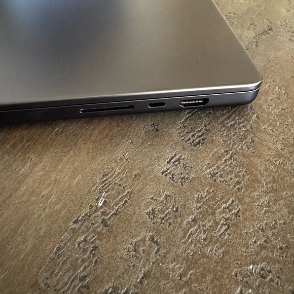 16” Apple MacBook Pro - Picture 2 of 7